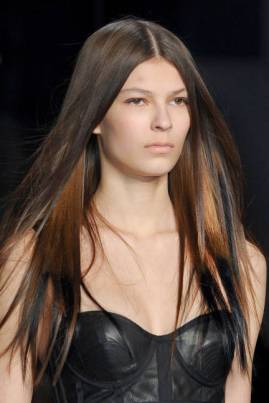 https://womenhairstyle.wordpress.com/wp-content/uploads/2013/04/b2a1a-08-elle-hair-trends-fall-2012-tabatha-coffey-perfect-ponytails-04-xln-lgn.jpg